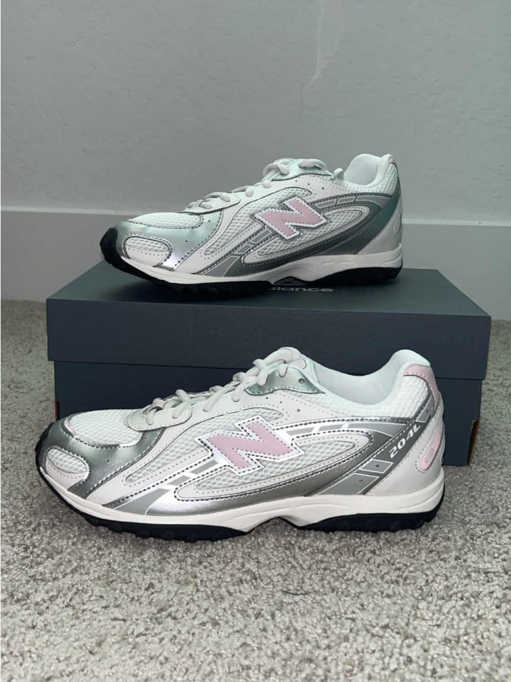 New Balance Kids US 6 Silver & Pink 204L Lace